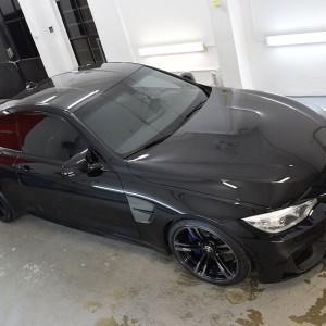 BMW M4 + zabezpieczenie Crystal Serum Black 12